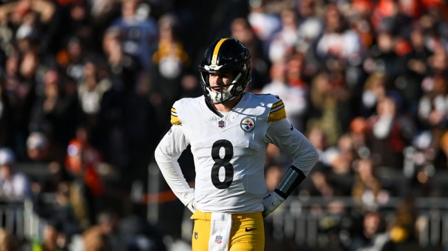 Kenny Pickett on the field for the Pittsburgh Steelers.