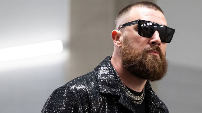 travis kelce wearing dark sunglasses