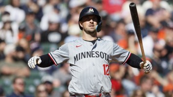 Superstitious Kyle Farmer Is Cutting Laundry Time In Half Thanks To Bizarre Slump Busting Habit