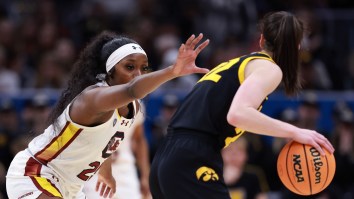 One Year After Caitlin Clark Taunted Her, South Carolina Guard Raven Johnson Gets Last Laugh With Awesome Defense