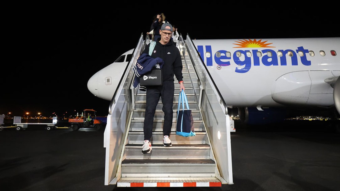 UConn Plane Flight Travel Final Four