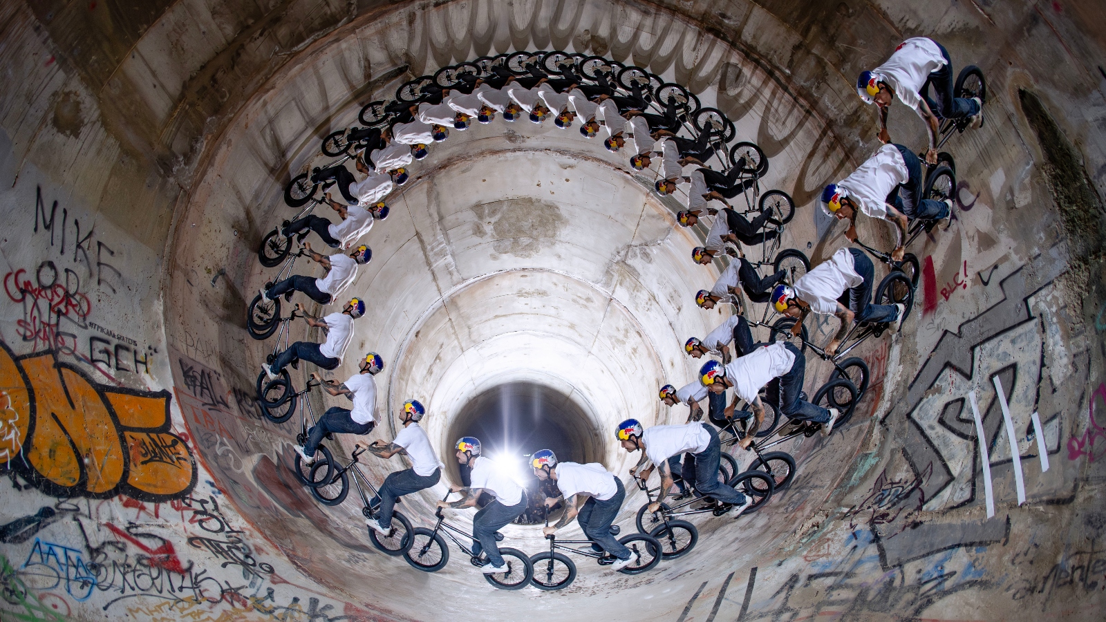 BMX rider George Ntavoutian completes full lop in Trikala, Greece