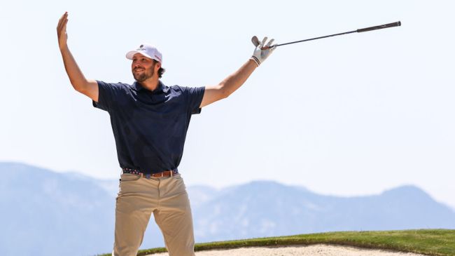 bills qb josh allen playing golf