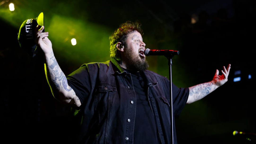 Jelly Roll Morgan Wallen Tampa Sick Dallas Bull