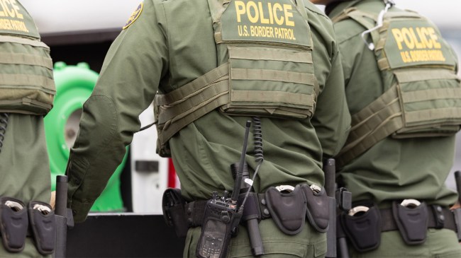 us customs and border protection officers