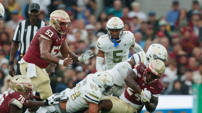 Roydell Williams runs the ball for Florida State.