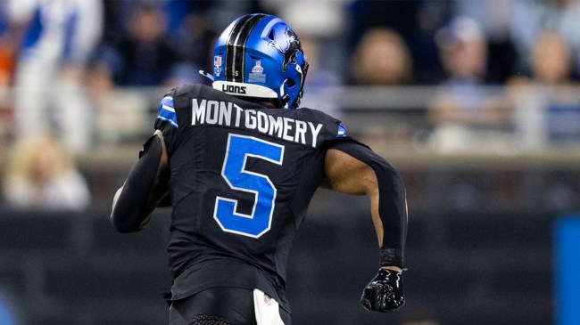 David Montgomery 5 of the Detroit Lions runs with the ball