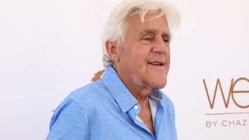 People Are Extremely Suspicious Of Jay Leno’s Injuries: Beaten-Up Face, Broken Wrist, Missing Fingernail