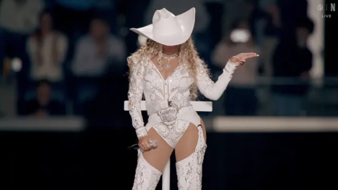Beyonce NFL Gun-Like Celebration Finger Pistols