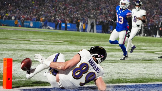 Baltimore Ravens TE Mark Andrews drops a pass from QB Lamar Jackson.