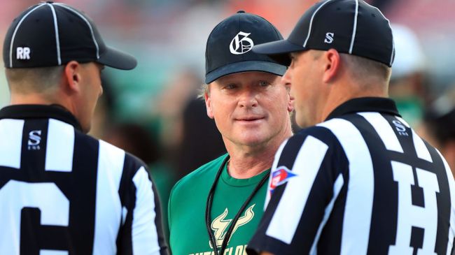 jon gruden talking to refs