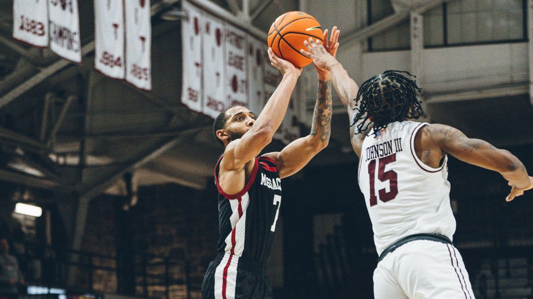 Fordham UMass Basketball Foul Free Throw Rahsool Diggins Vomit