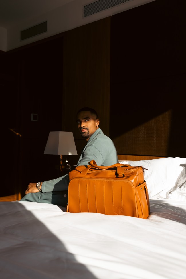 Jalen Hurts with his Discommon bag