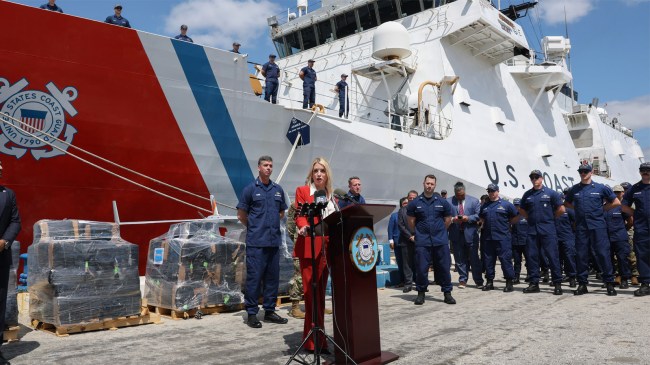 Coast-Guard-Cutter-James-at-Port-Everglades-offloading-cocaine