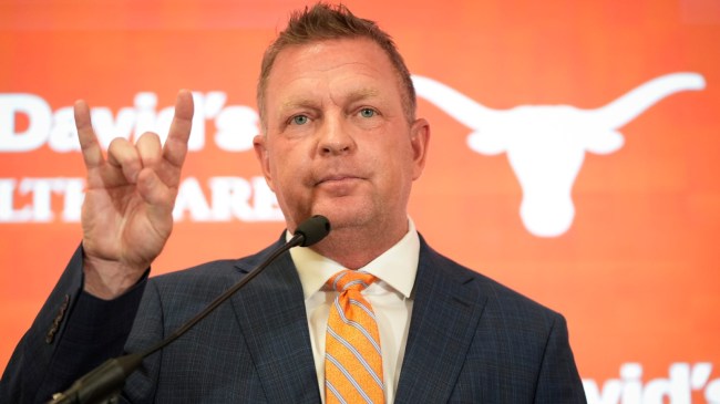 Texas introduces baseball coach Jim Schlossnagle.