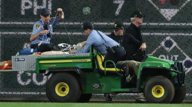 Pittsburgh-Pirates-medical-personnel-treat-fan-who-fell-from-stands
