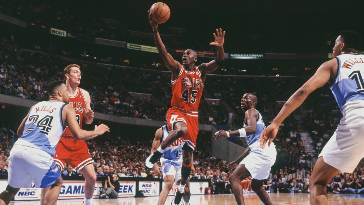 Michael Jordan scoring an easy layup