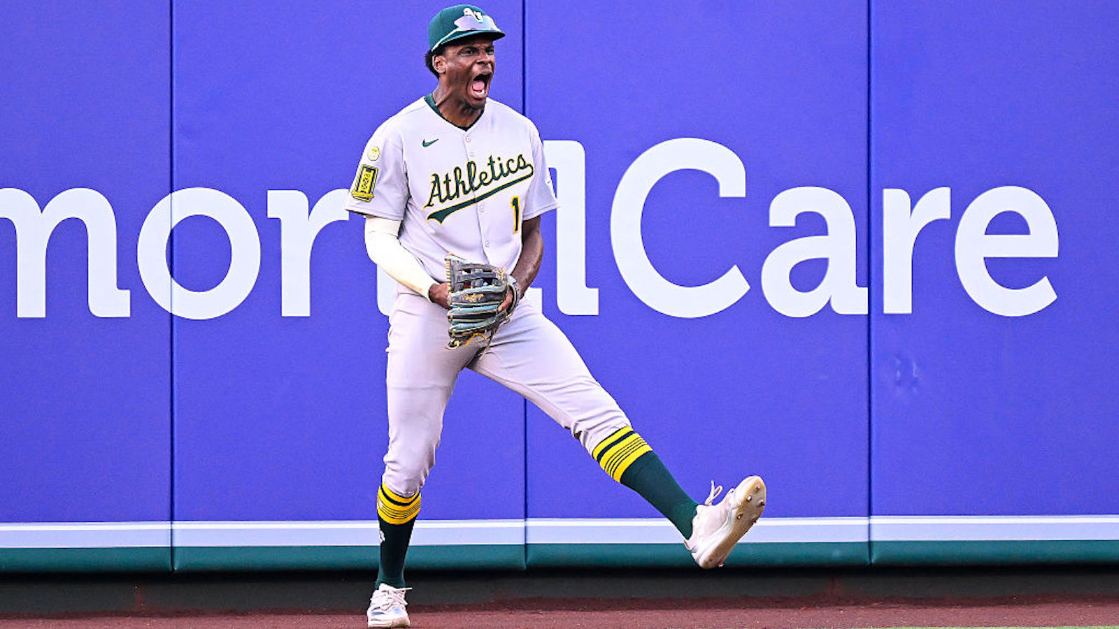 denzel-clarke-amazing-catch.jpg