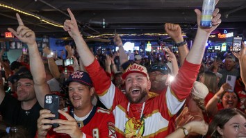 Panthers Take Stanley Cup To Popular Florida Bar To Drink Beer With Fans