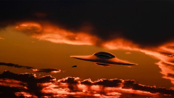 Reconnaissance Footage Of Flying Saucer UFO Taken By US Military Released For The First Time