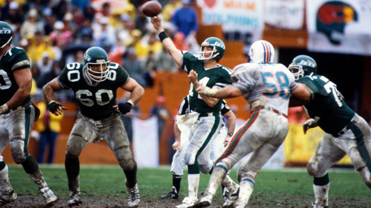 NY Jets quarterback Ricahrd Todd