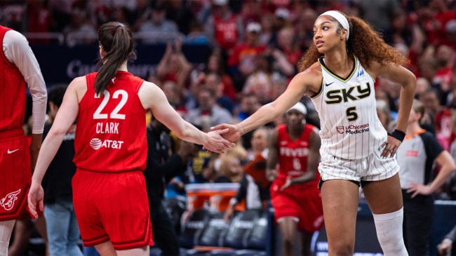 Indiana-Fever-guard-Caitlin-Clark-and-Chicago-Sky-forward-Angel-Reese-shake-hands