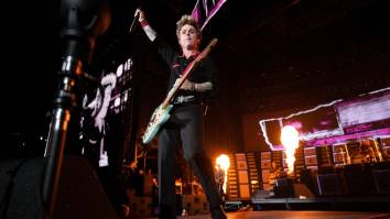 Green Day’s Billy Joe Armstrong Booted Fan Off Stage For Playing ‘Wonderwall’ Instead Of ‘Good Riddance’ (Video)