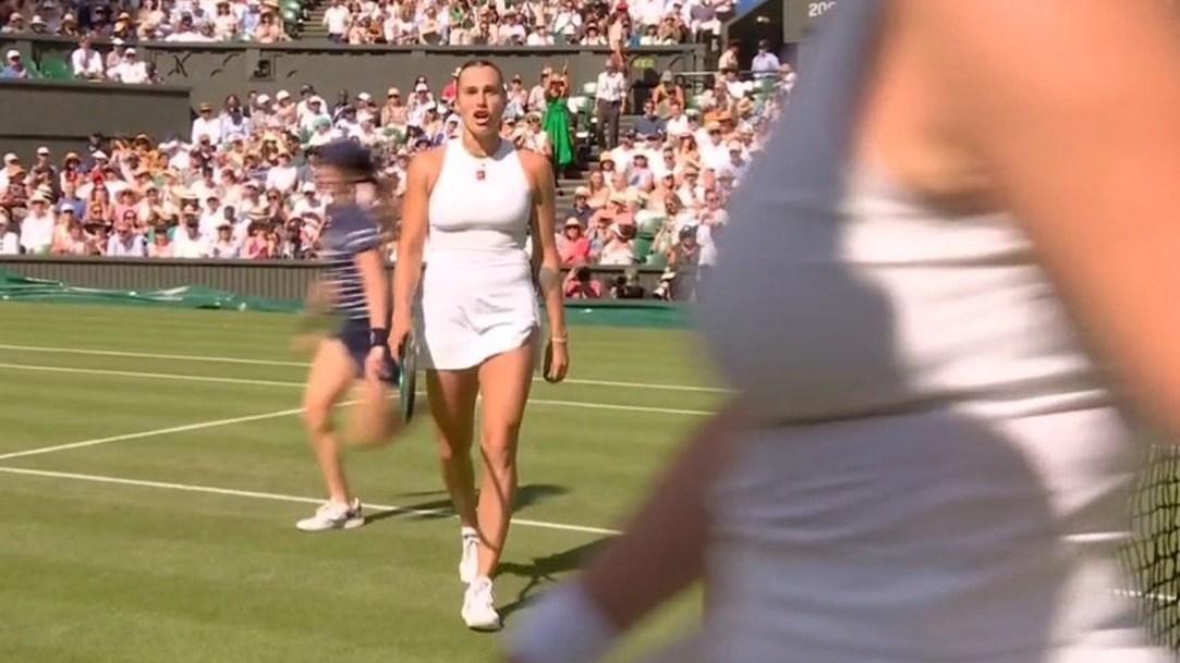 Sabalenka Anisimova Net Cord Apology Yell Wimbledon
