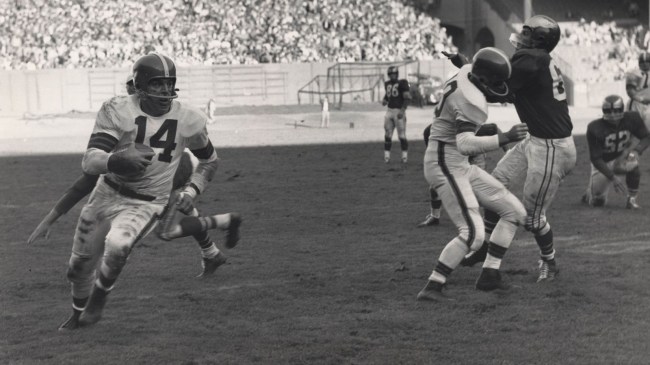 Cleveland Browns quarterback Otto Graham