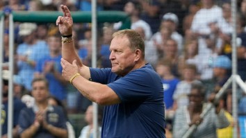 Milwaukee Brewers Manager Pat Murphy Steals Pizza From Hotel Hallways And Eats It During Game