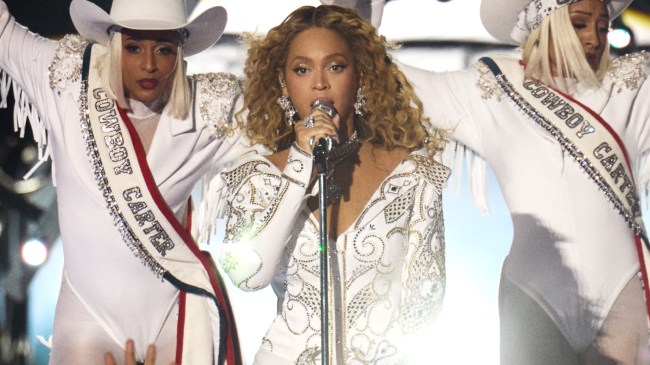 Beyonce performs at Ravens-Texans game on Christmas in 2024