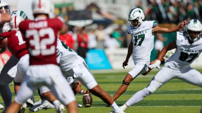 Kensai Matsuzawa, Hawaii football