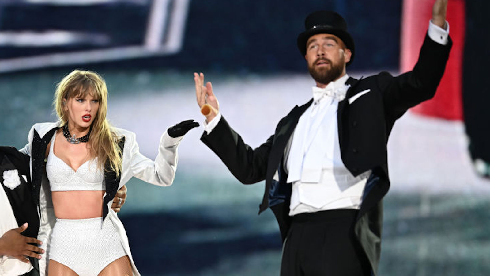 travis kelce taylor swift concert