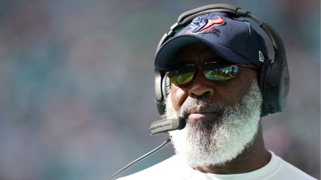 Texans coach Lovie Smith